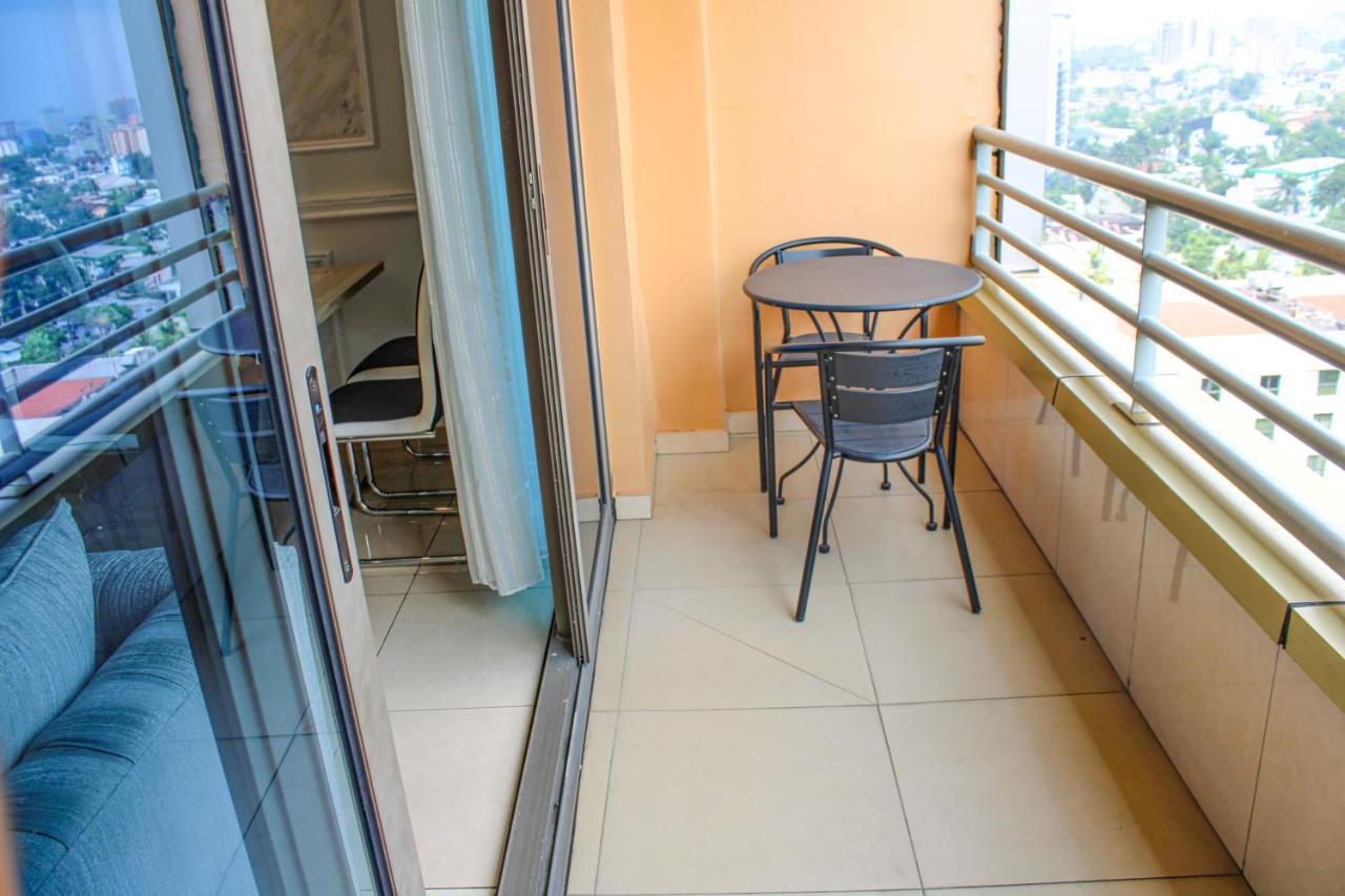 Residence Le Carat Bonapriso Douala Exterior photo