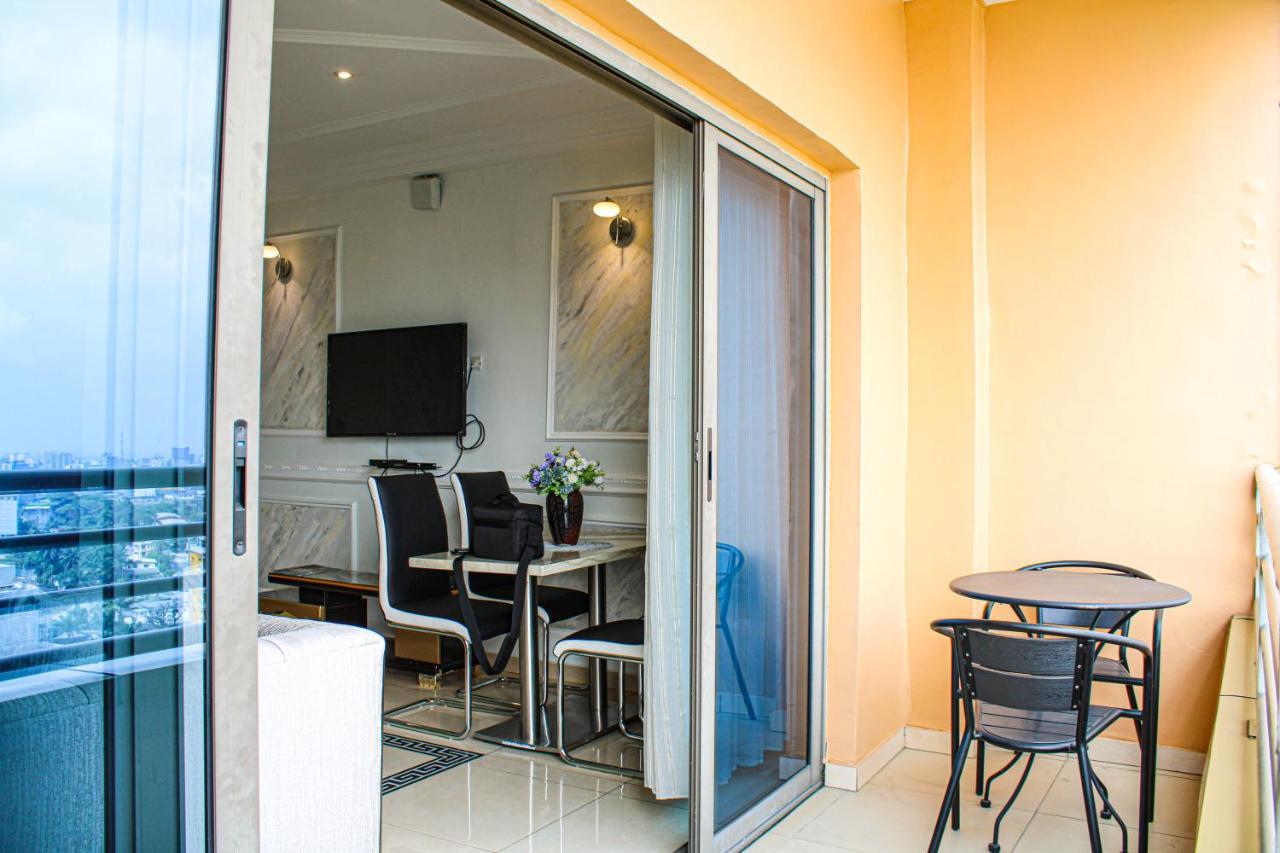 Residence Le Carat Bonapriso Douala Exterior photo