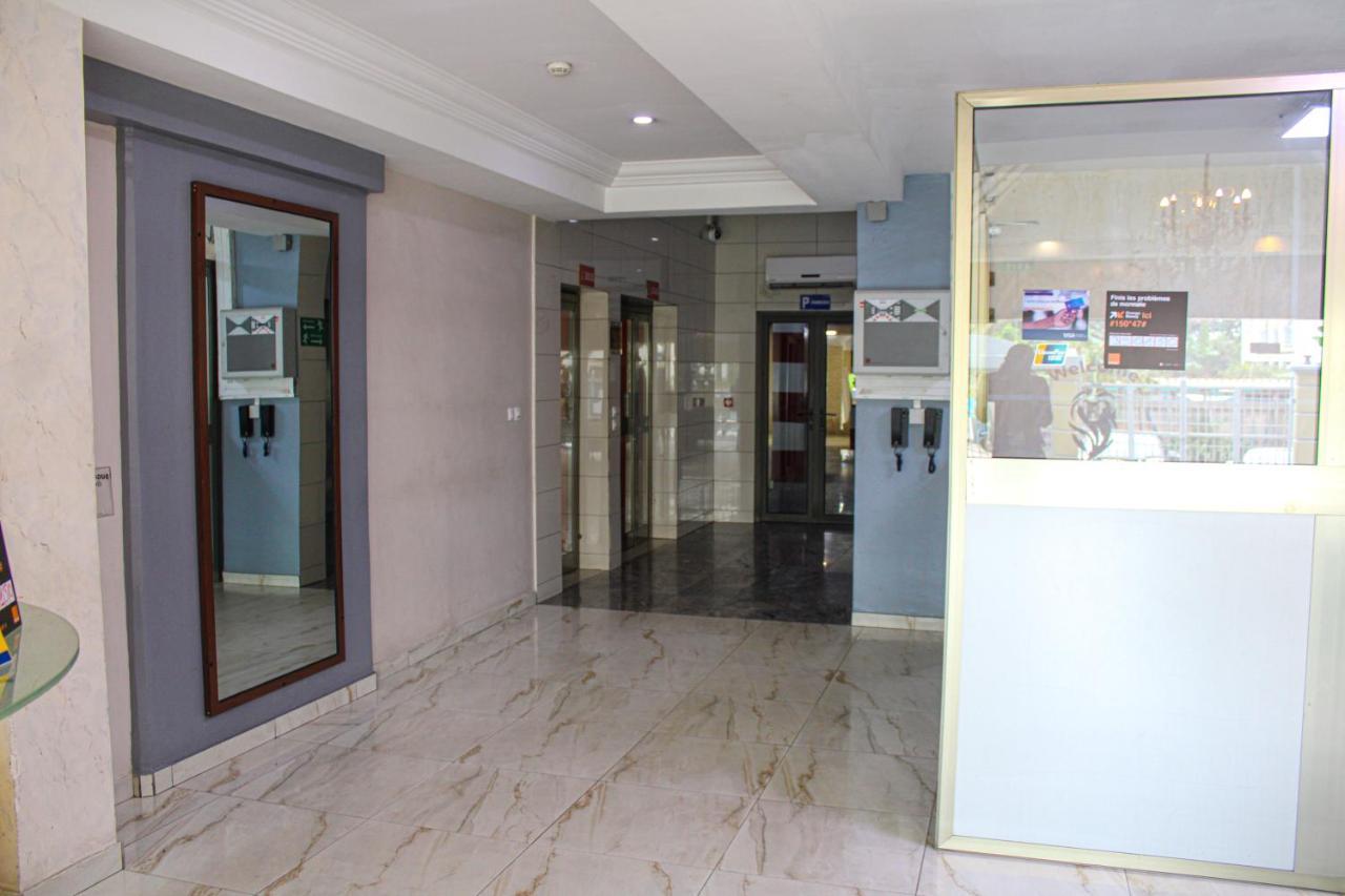 Residence Le Carat Bonapriso Douala Exterior photo