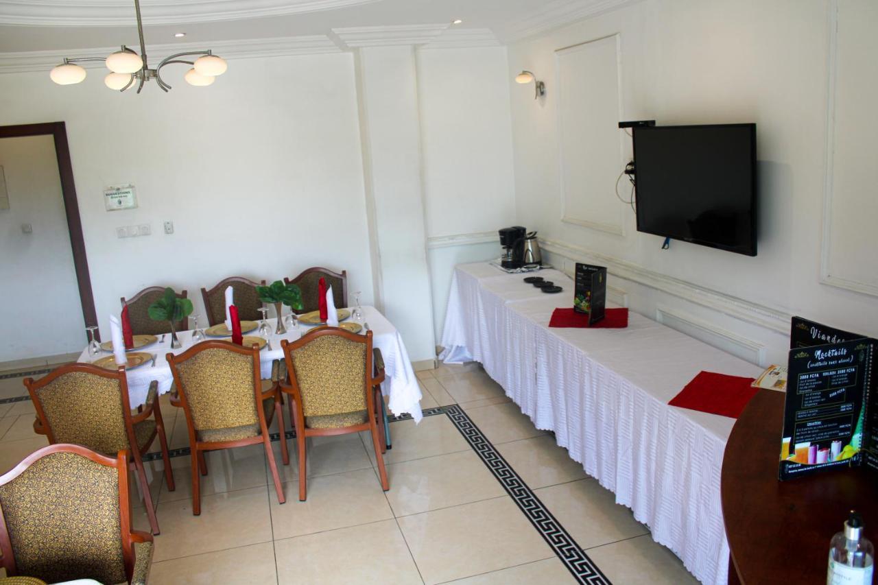 Residence Le Carat Bonapriso Douala Exterior photo