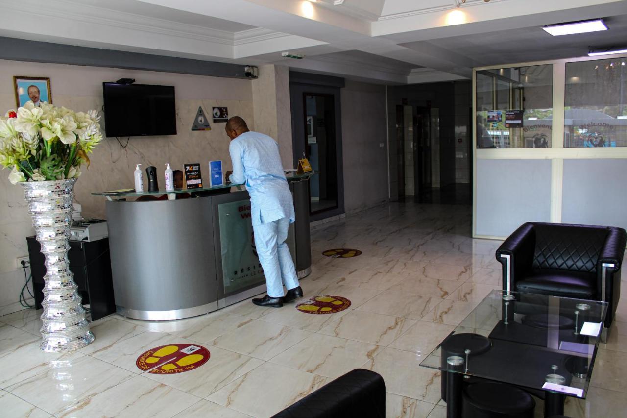 Residence Le Carat Bonapriso Douala Exterior photo